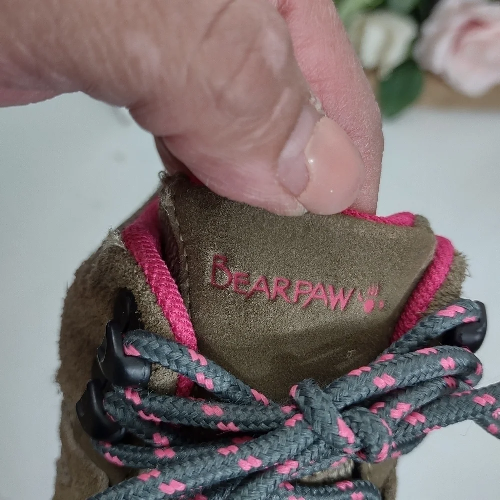 BearPaw stylish sturdy